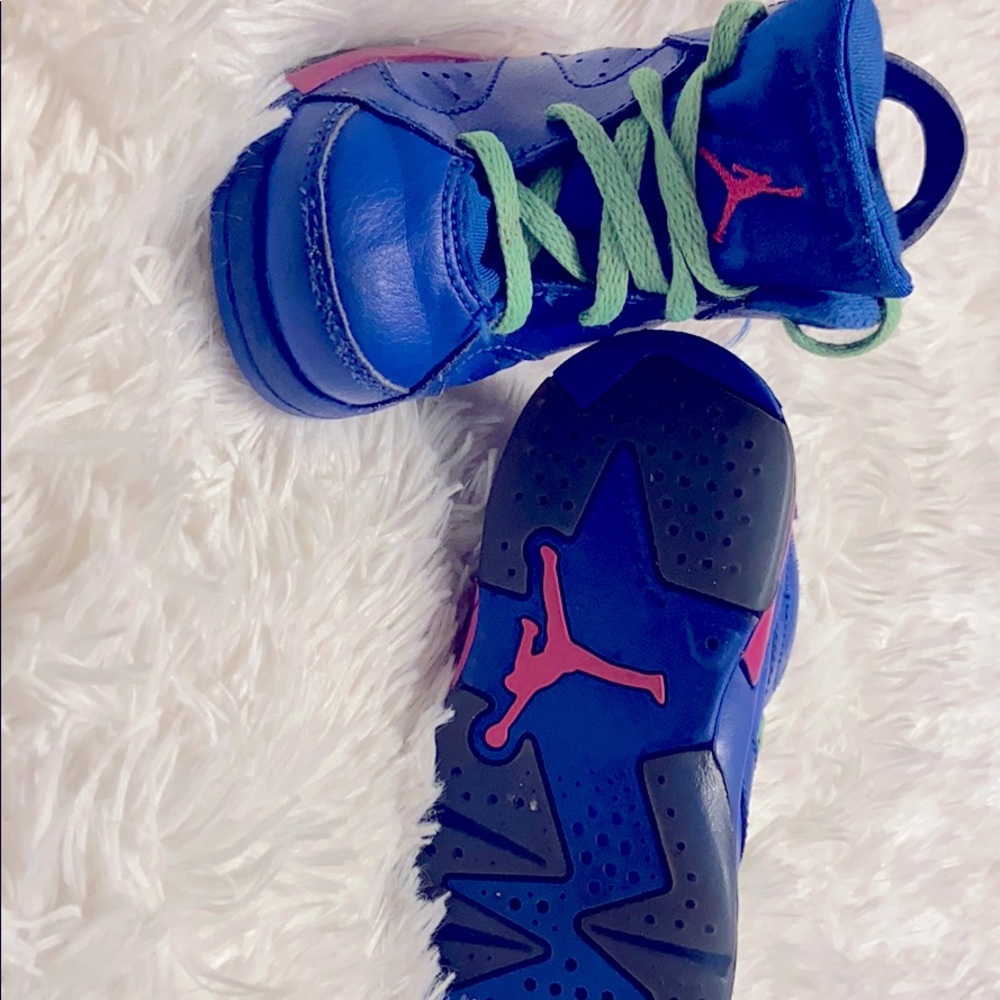 Jordan girl shoes size 8